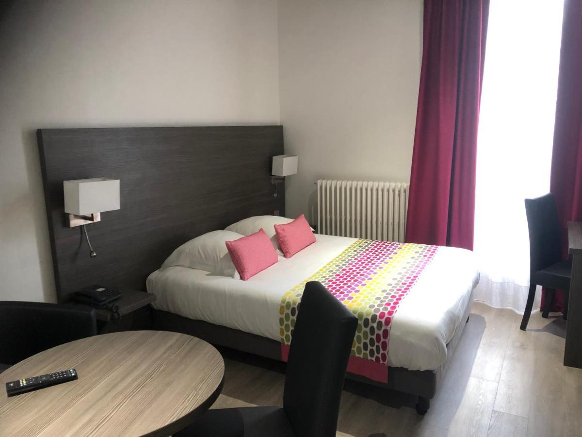 Hotel Montespan Bourbon-lʼArchambault Εξωτερικό φωτογραφία