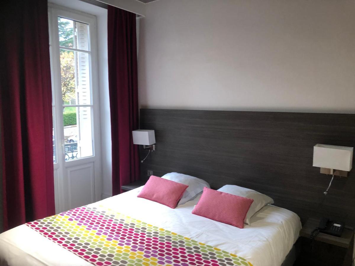 Hotel Montespan Bourbon-lʼArchambault Εξωτερικό φωτογραφία